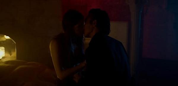  Alexandra Daddario Sex Scence in Lost Girls and Love Hotels
